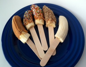 Peanut butter Pop- so crazy easy and suhc a better alternative to the typical Popsicle! 