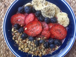 How to make a Smoothie Bowl! With endless possibilities, this tasty and super healthy meal will satisfy your sweet tooth anytime of day!